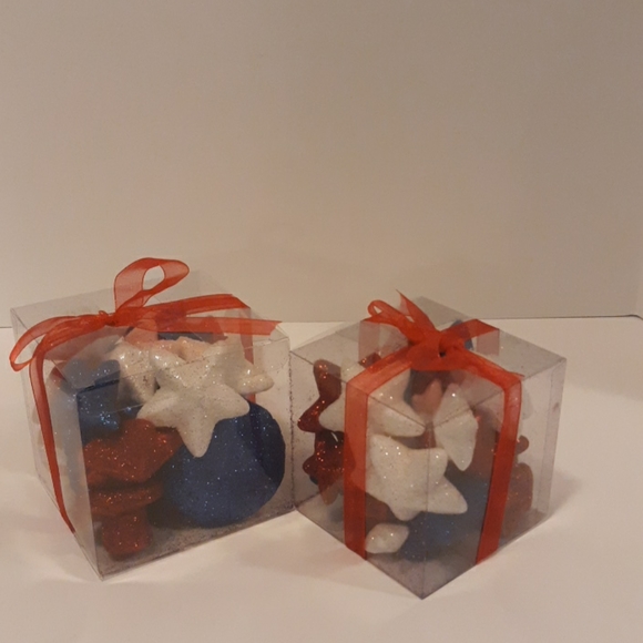 Red, white & blue tabletop decor